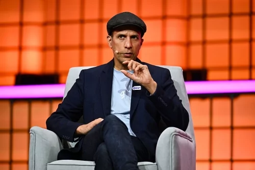 The enterprise AI land grab is on. Glean is building the layer beneath the interface.