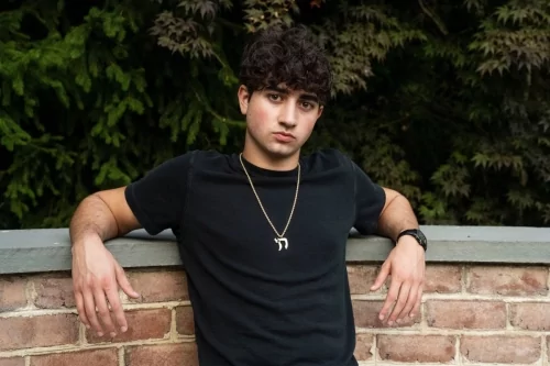 MyFitnessPal has acquired Cal AI, the viral calorie app built by teens