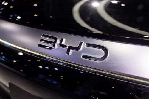 BYD rolls out EV batteries with 5-minute ‘flash charging.’ But there’s a catch.