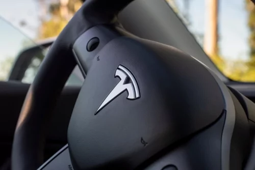 Tesla adds ‘streaks,’ other stats to track how often drivers use Full Self-Driving software
