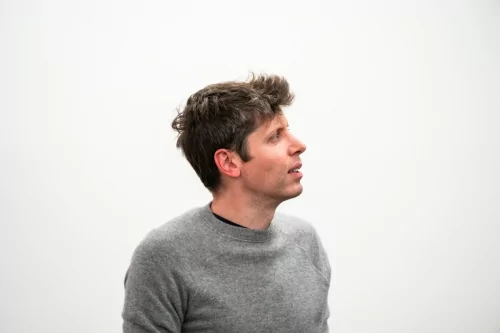 Sam Altman makes ‘mic drop’ offer to every Y Combinator startup