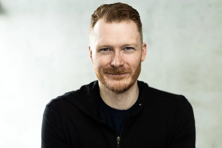 Khosla Ventures is betting $10M on Ian Crosby, whose last startup, Bench, imploded