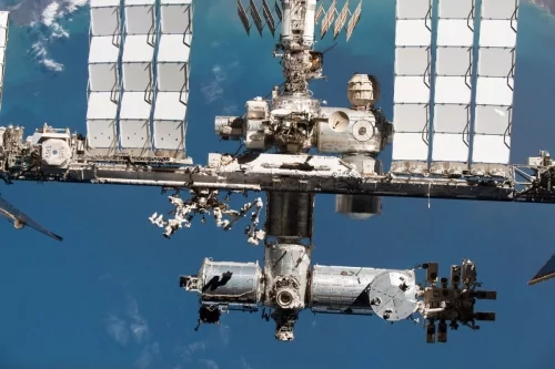 NASA briefly sheltered space station astronauts in SpaceX’s Dragon due to leaks