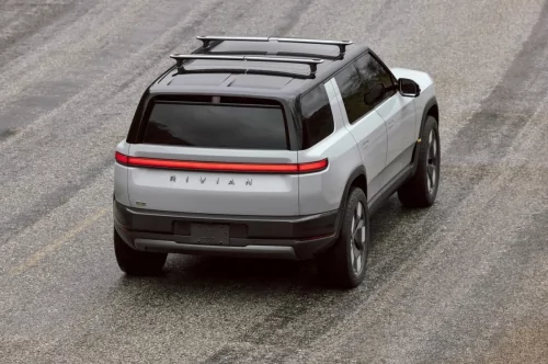 Rivian cuts hundreds of workers after R2 deliveries start