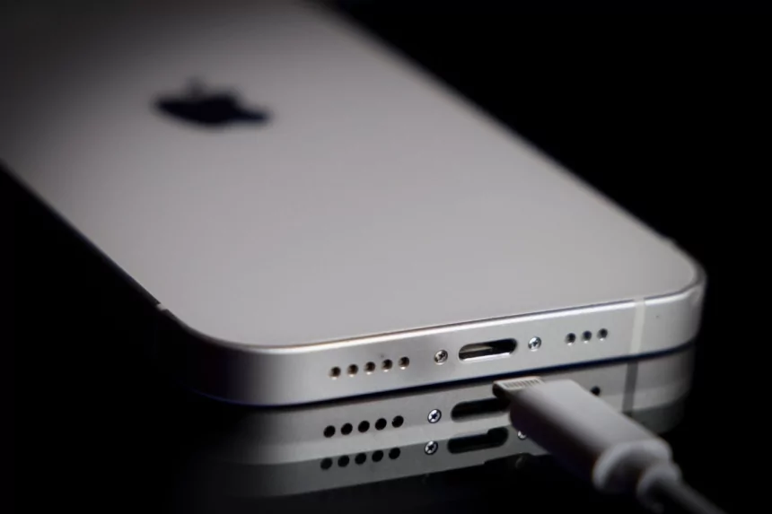 A new unpatchable flaw in Apple chips opens the door to an iPhone jailbreak 